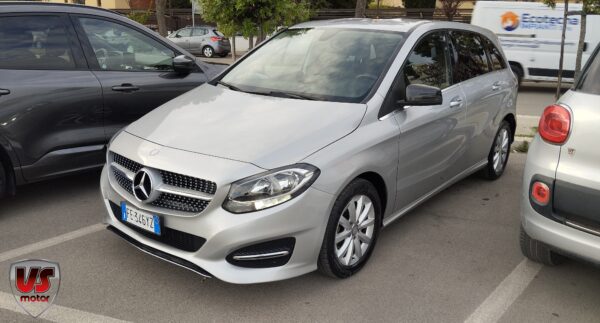 MERCEDES 180D - immagine 4
