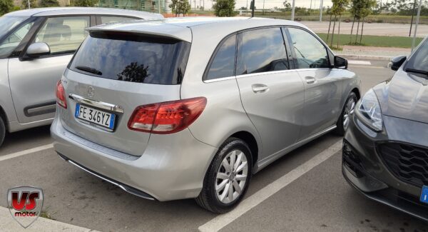 MERCEDES 180D - immagine 2