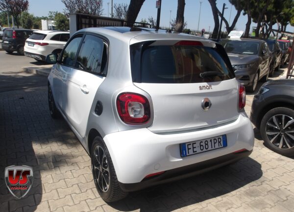 SMART FORFOUR - immagine 3