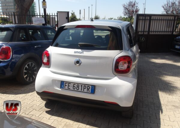 SMART FORFOUR - immagine 4