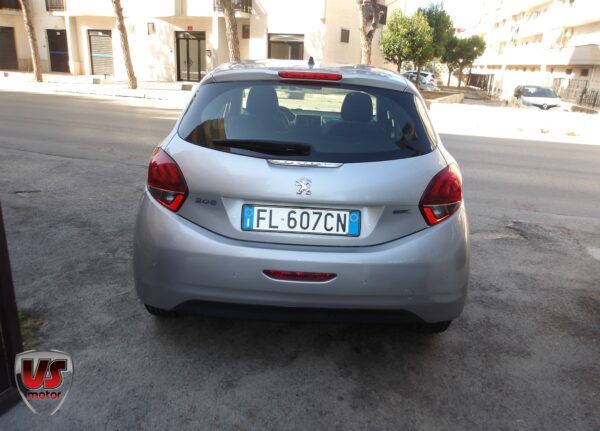 PEUGEOT 208 - immagine 4