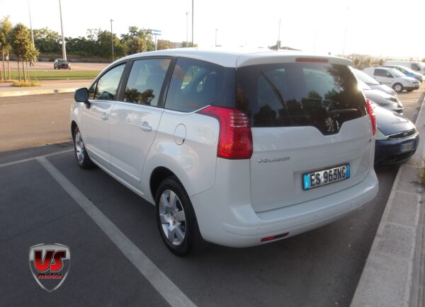 PEUGEOT 5008 - immagine 4