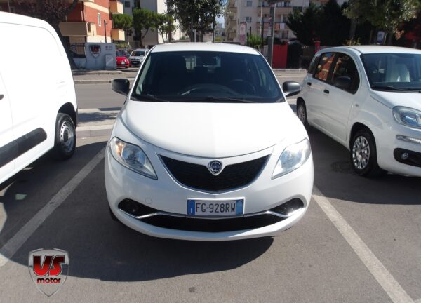 LANCIA YPSILON - immagine 2