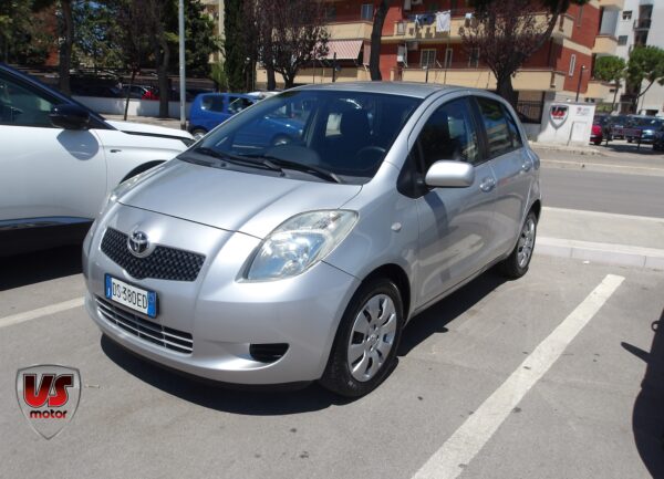 TOYOTA YARIS - immagine 3