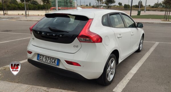 VOLVO V40 - immagine 4