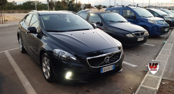 VOLVO V40 CROSS