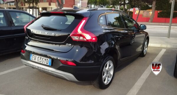 VOLVO V40 CROSS - immagine 2