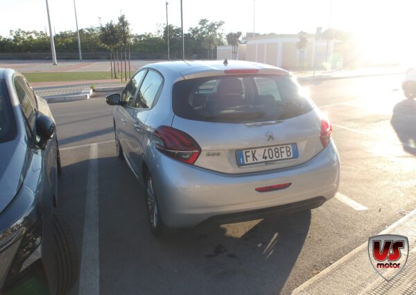 PEUGEOT 208 - immagine 4