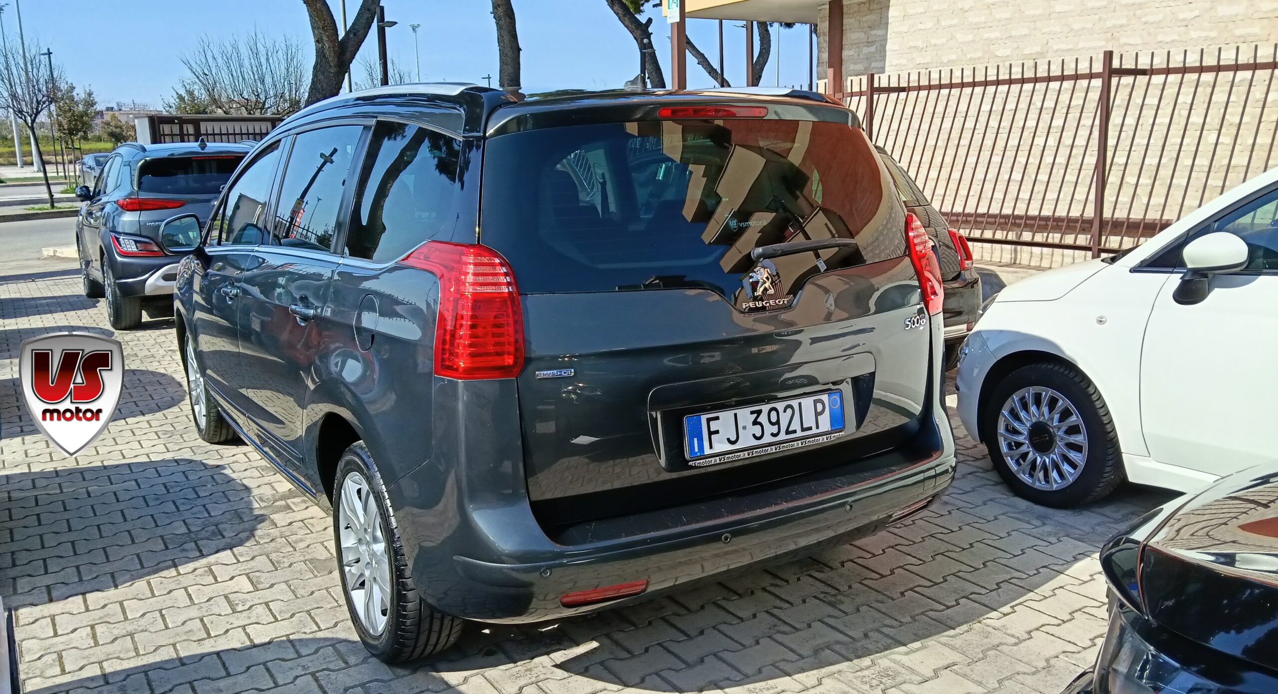 PEUGEOT 5008 - immagine 2